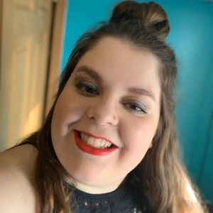 Meet your Posher, Becca